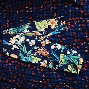 perfect tight tropical brand spanking new yoga pants🍄🪐🍄